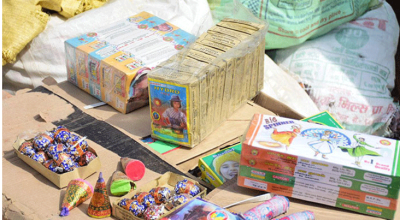 भारतबाट भन्सार छलेर ल्याएको चार लाखको पटाका बरामद