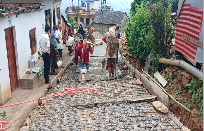 प्रधानमन्त्री रोजगार कार्यक्रमः सडक ढलानमा स्थानीयलाई अवसर