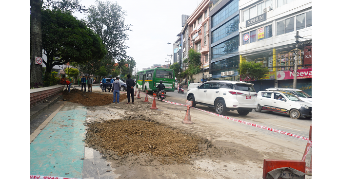 ललितपुरको कुपण्डोलमा भासिएको सडक मर्मतपछि सवारी सञ्चालन