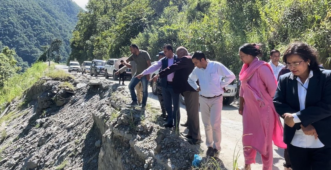 प्रतिनिधिसभाको पूर्वाधार विकास समितिद्वारा अरनिको लोकमार्गको अनुगमन