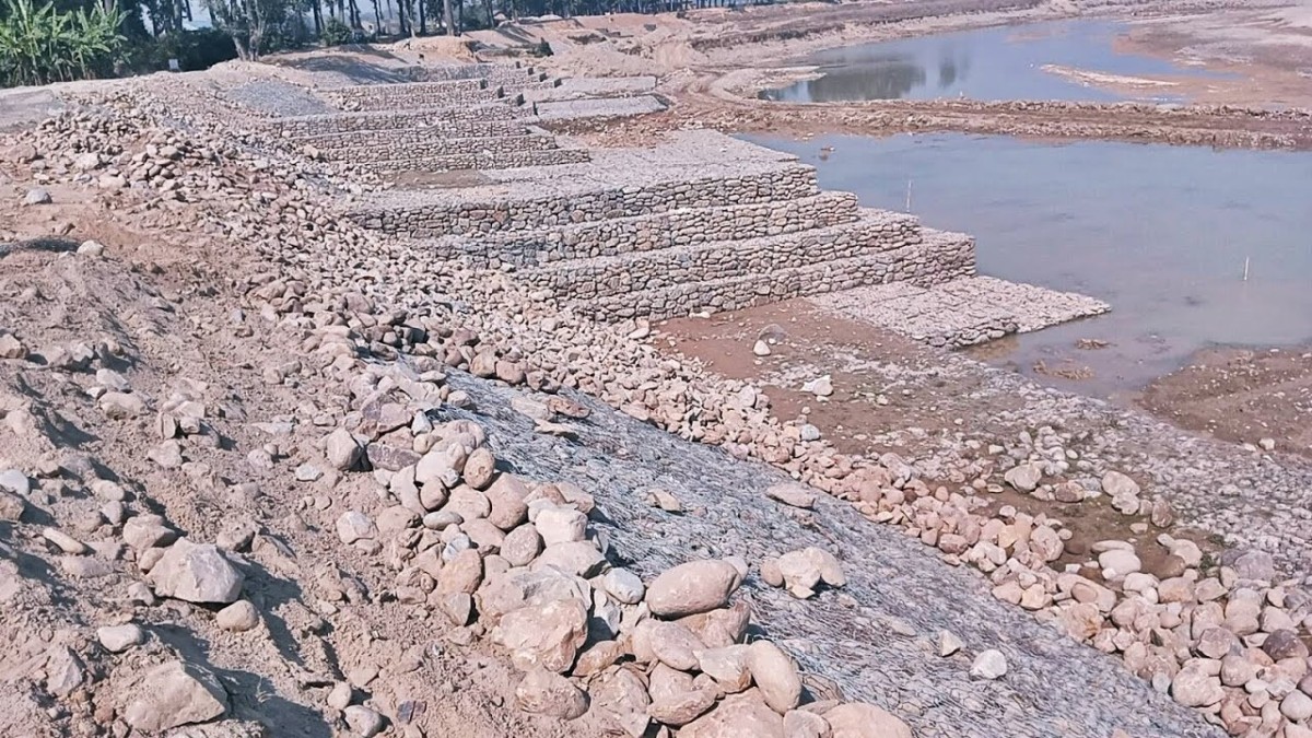 कान्द्रा नदीमा तटबन्ध निर्माण अन्तिम चरणमा