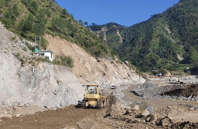 बाढी पहिरोबाट क्षति भएका सडक र पुल निर्माणका लागि १८ अर्ब ८८ करोड रुपैयाँको स्रोत सहमति