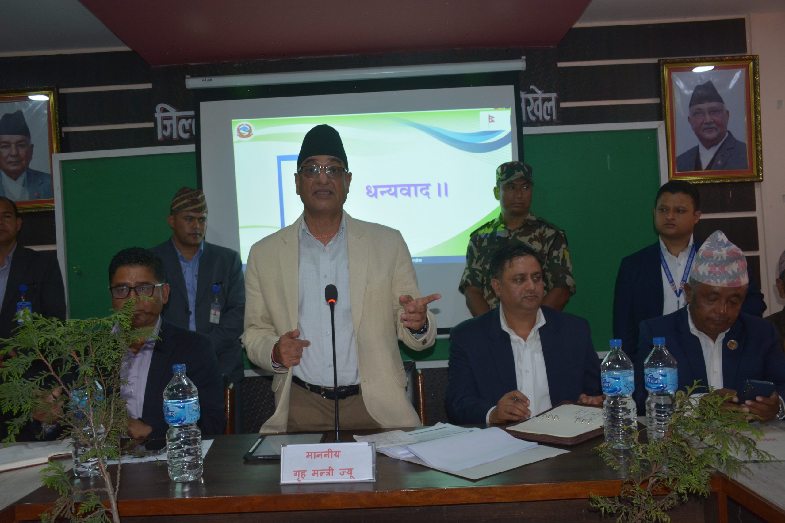 विपद्का विषयमा राजनीतिकरण हुनुहुँदैन, मिलेर काम गर्नुपर्छ : गृहमन्त्री लेखक