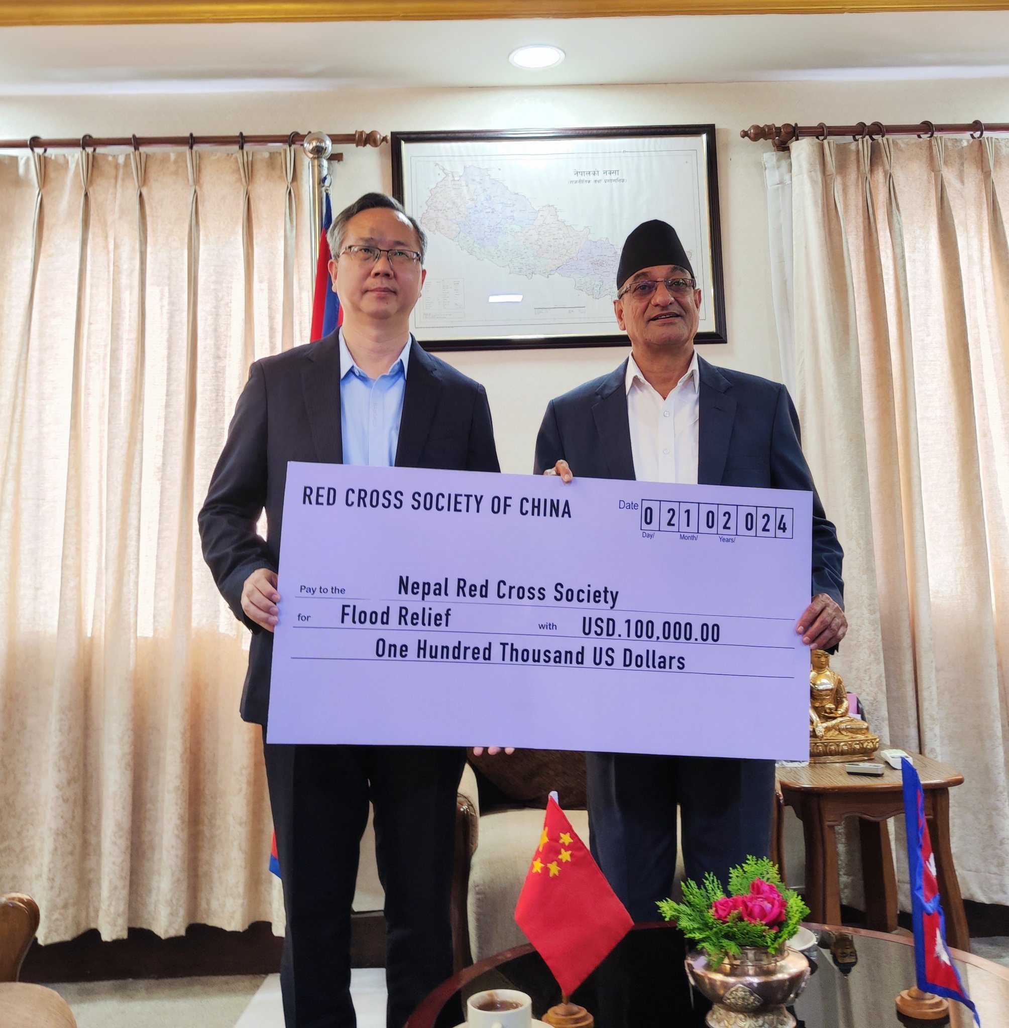 नेपालका विपद पीडितका लागि चिनियाँ रेडक्रसले गर्‍यो एक लाख अमेरिकी डलर सहयोग