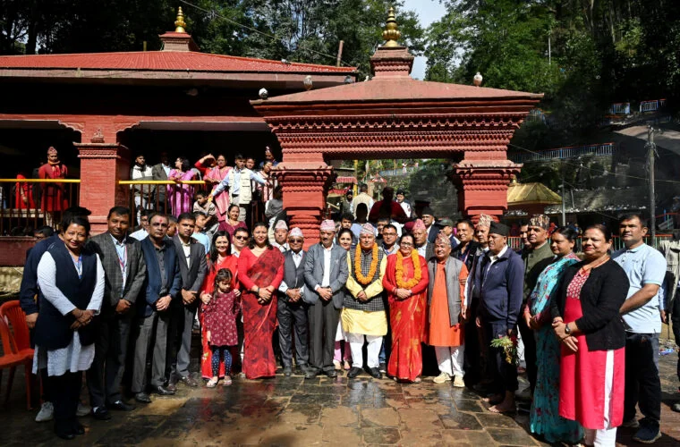 राष्ट्रपतिद्वारा दक्षिणकाली मन्दिरमा पूजाअर्चना