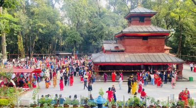 चैते दसैँमा कालिका मन्दिरमा भक्तजनको भीड