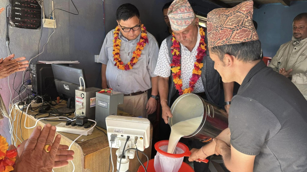 बिरौटामा दूध सङ्कलन केन्द्र