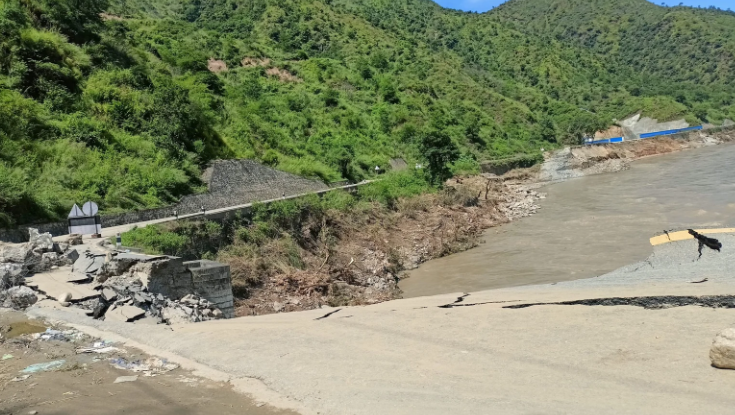 बिपी राजमार्गमा राति सवारीसाधन सञ्चालनमा रोक