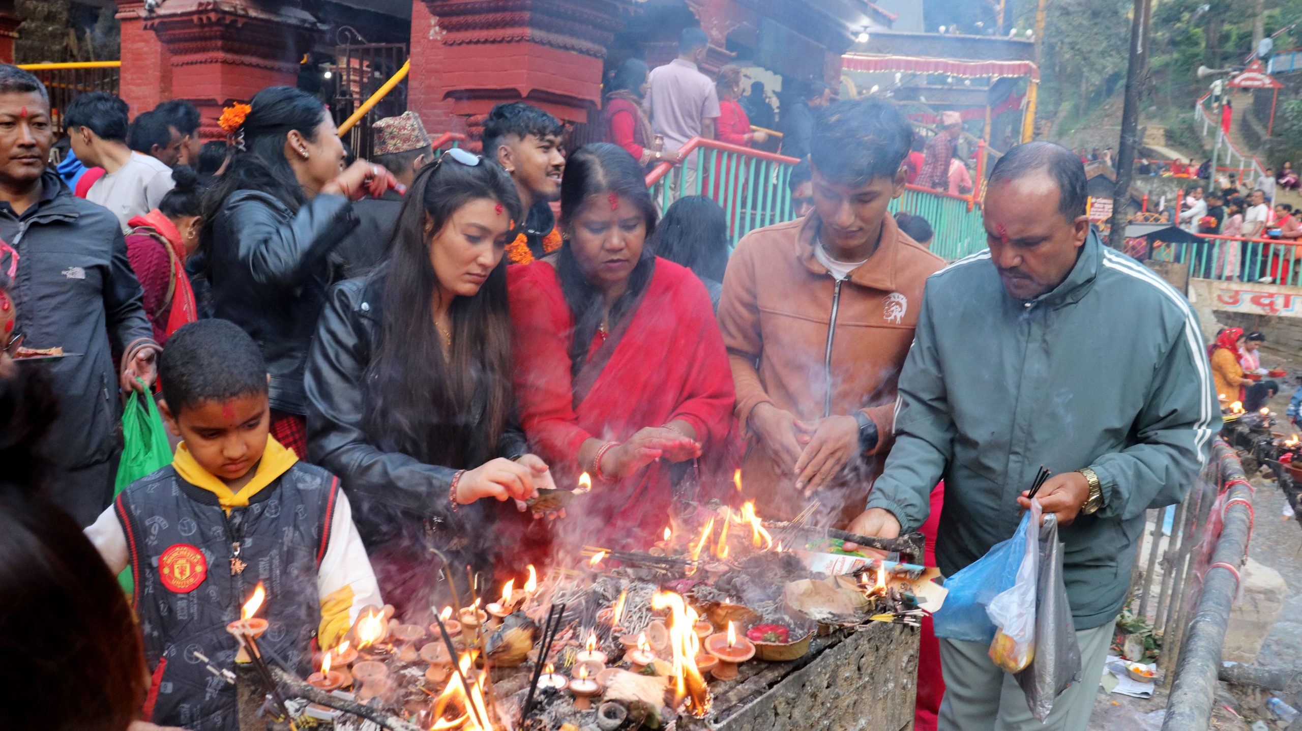 दक्षिणकाली मन्दिरमा दर्शनार्थीको घुइँचो