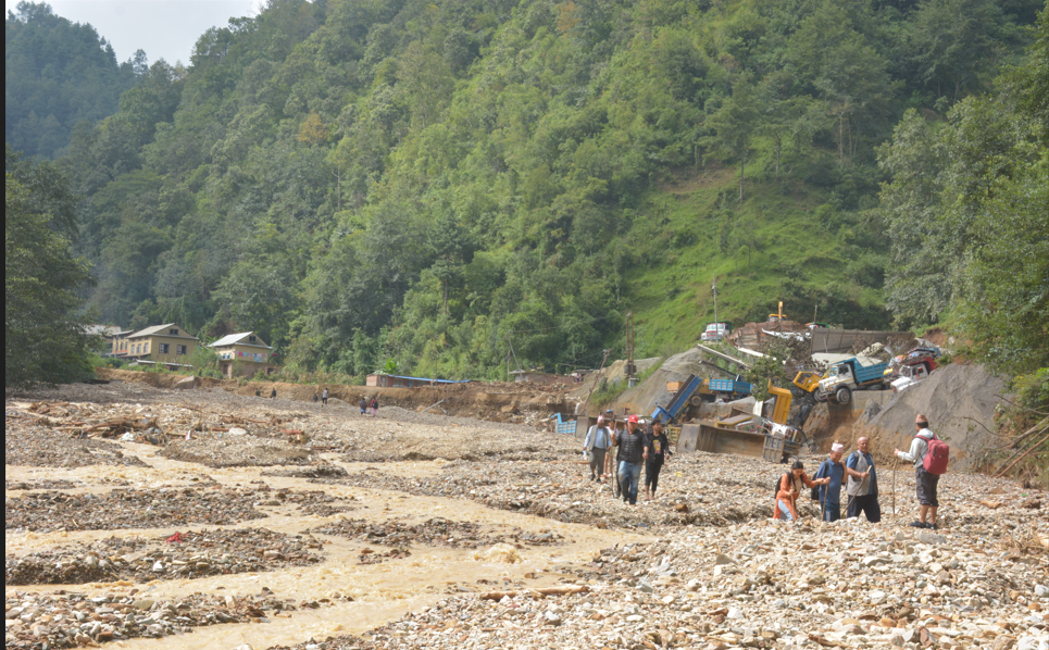 स्थलगत रिर्पोटः ‘प्राथमिकताका आधारमा राहत वितरण गर्नुपर्छ’