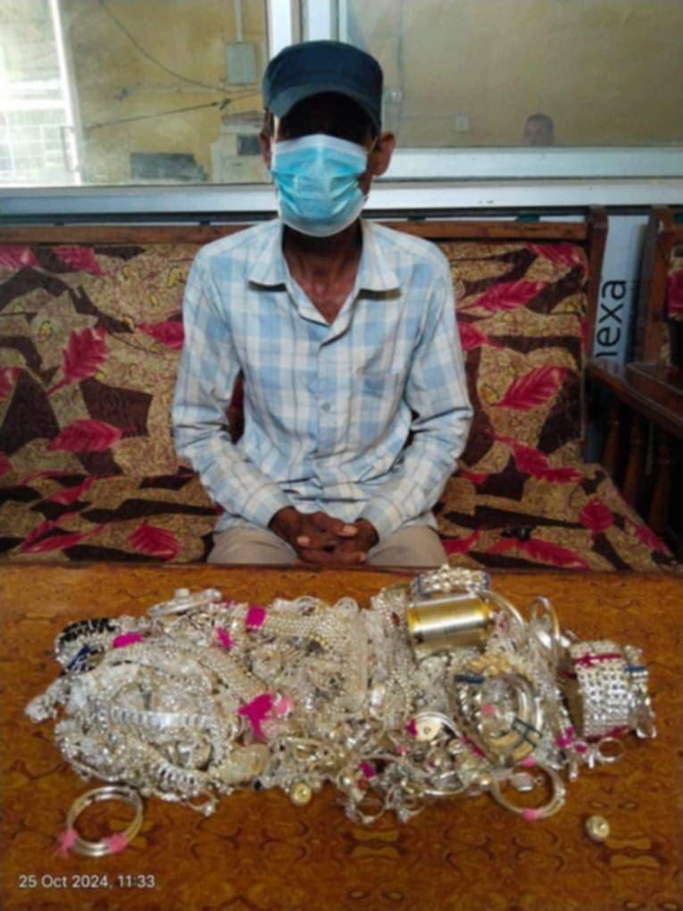 रौतहटबाट आठ किलो चाँदीको गहनासहित भारतीय नागरिक पक्राउ