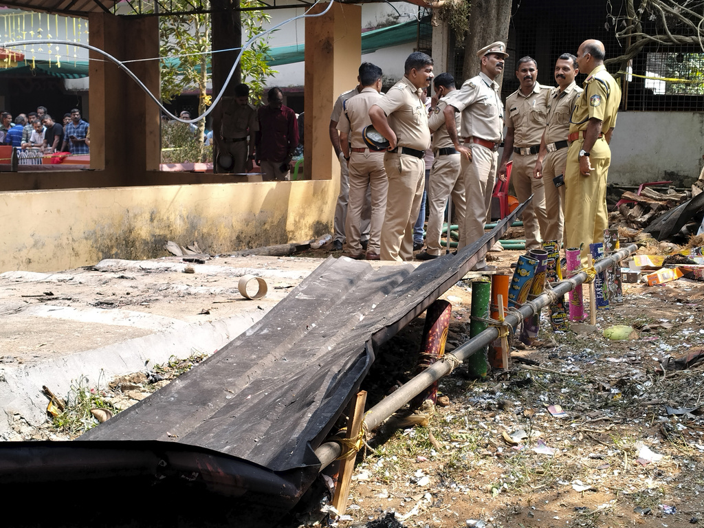 भारतीय मन्दिरमा पटाका विस्फोट हुँदा १५० भन्दाबढी घाइते