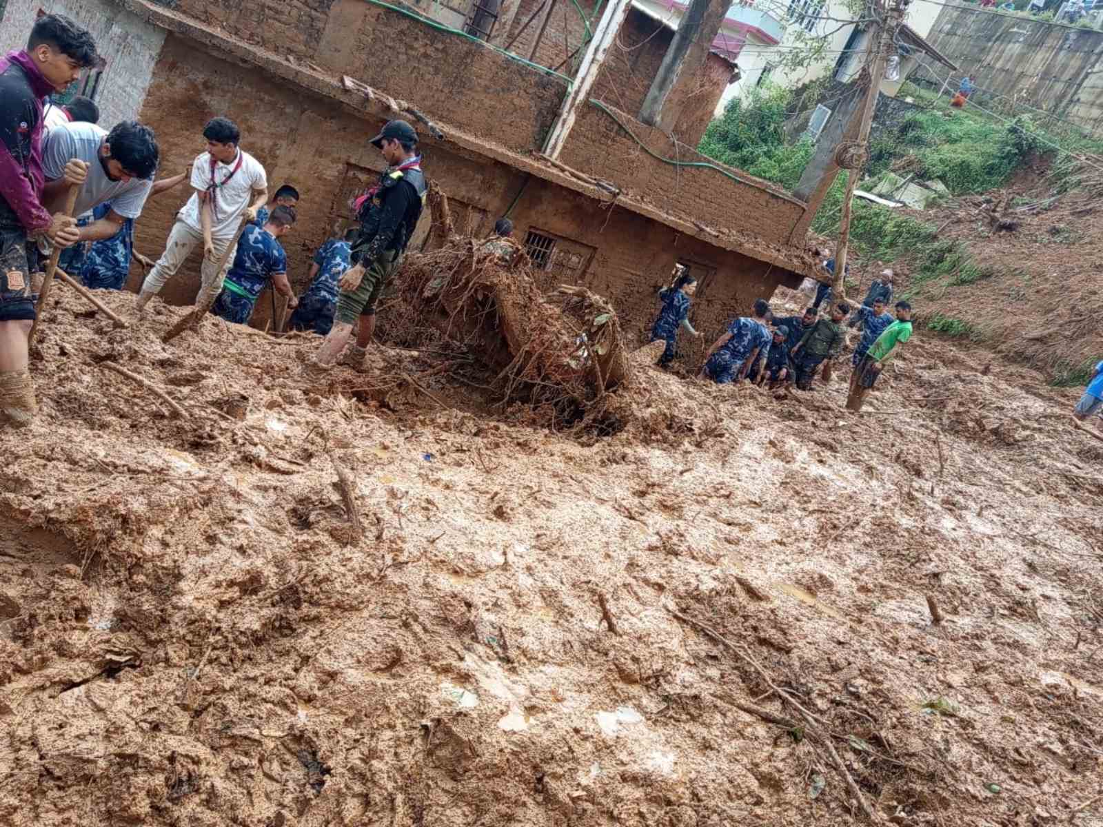 ललितपुरमा बाढीपहिरोमा परी मृत्यु हुनेको संख्या ४० पुग्यो