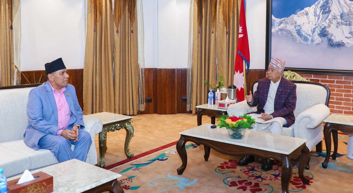 राष्ट्रपति पौडेलसँग राष्ट्रियसभाका अध्यक्ष दाहालको भेट