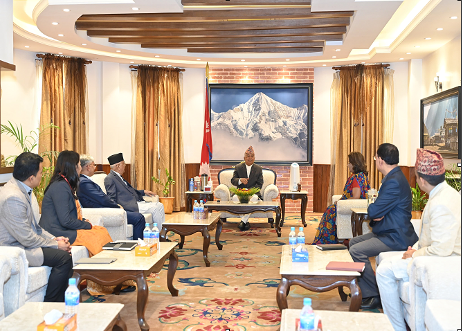 राष्ट्रपति र प्रधानमन्त्रीबीच भेटवार्ता – रोजगारी र सुशासनमा दलहरू मिलेर काम गर्न राष्ट्रपतिको