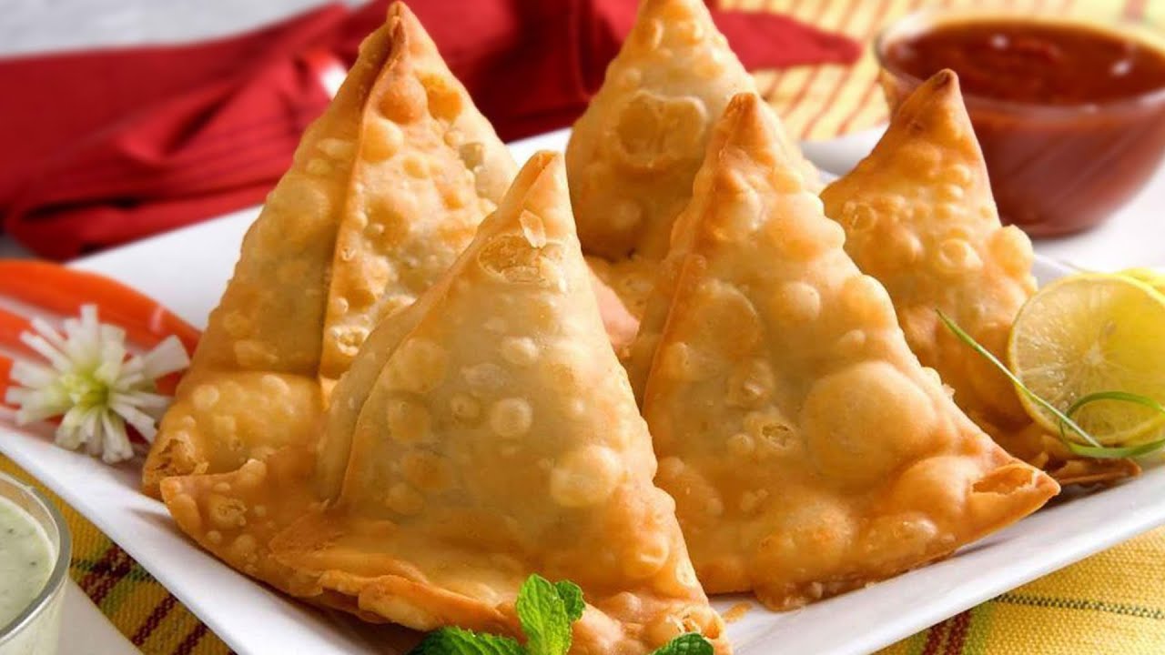 समोसामा कीरा भेटिएपछि होटललाई २० हजार जरिवाना