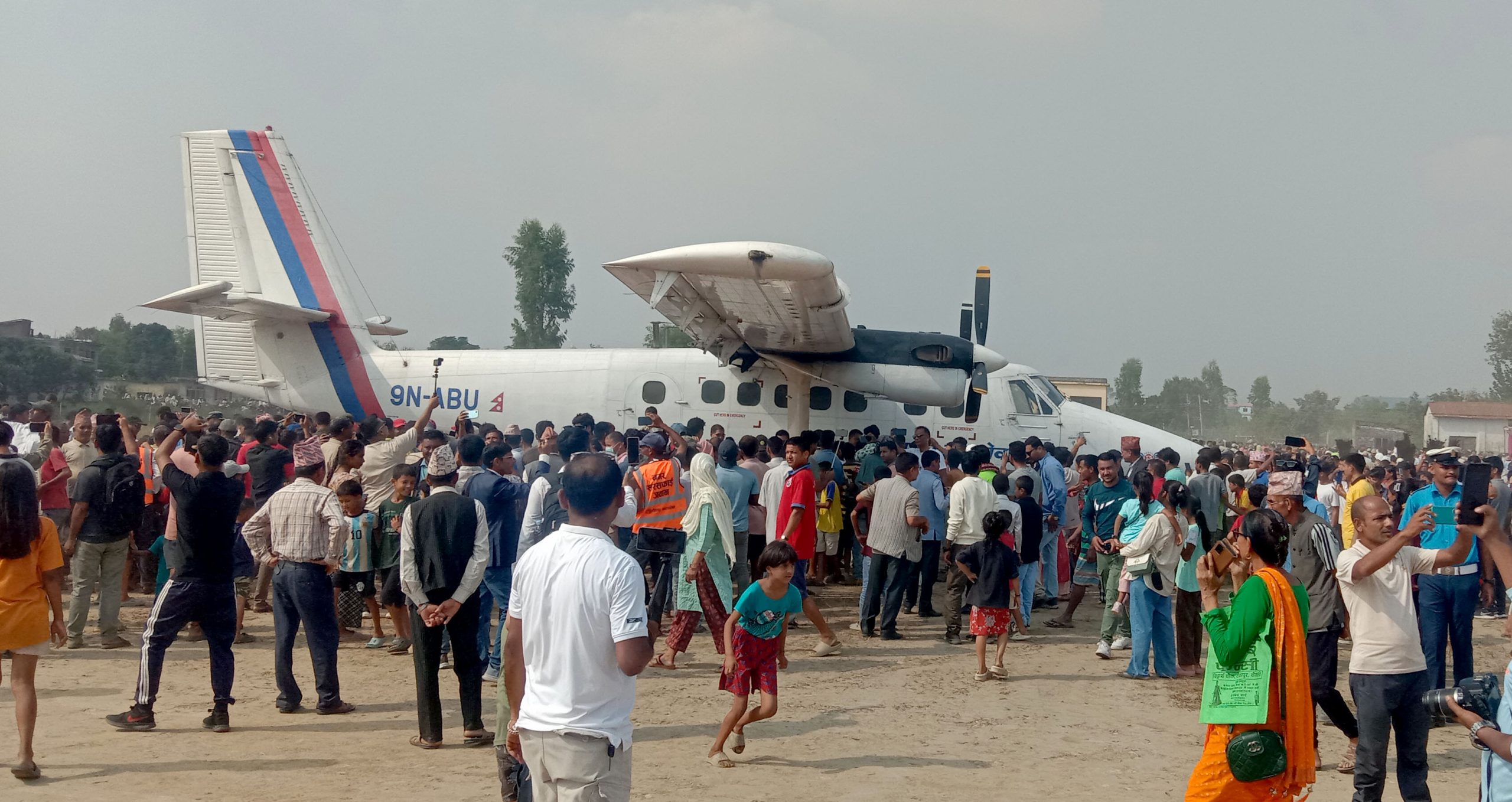 टीकापुरमा ३८ वर्षपछि विमान उडान