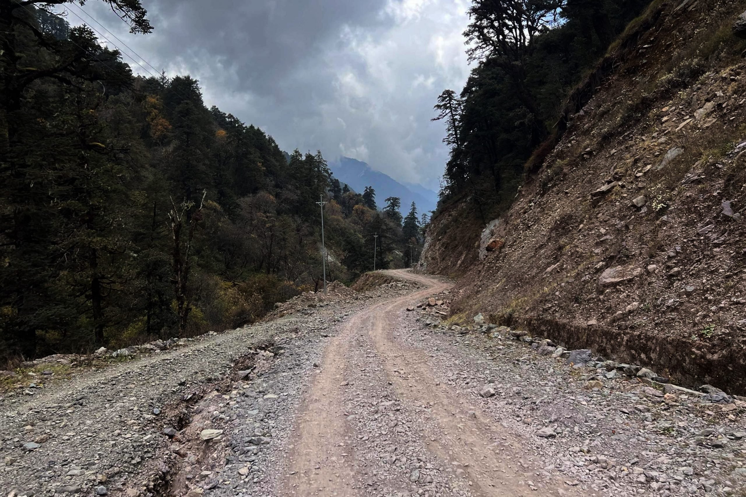 मध्यपहाडी लोकमार्ग : जाजरकोट सडकखण्ड अझै पूरा भएन
