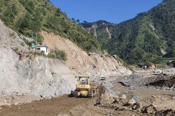 क्षतिग्रस्त विपी राजमार्ग पुनःनिर्माणबारे जाइकाद्वारा निरीक्षण
