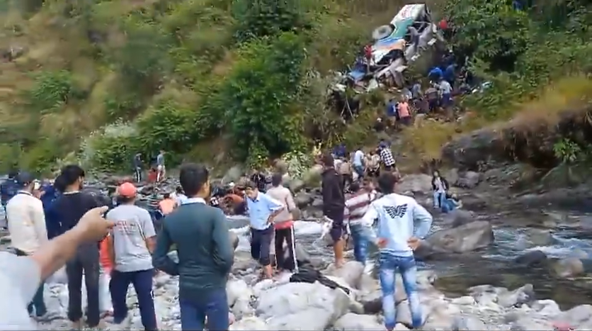 भारतमा बस दुर्घटनामा मृत्यु हुनेको सङ्ख्या ३६ पुग्यो
