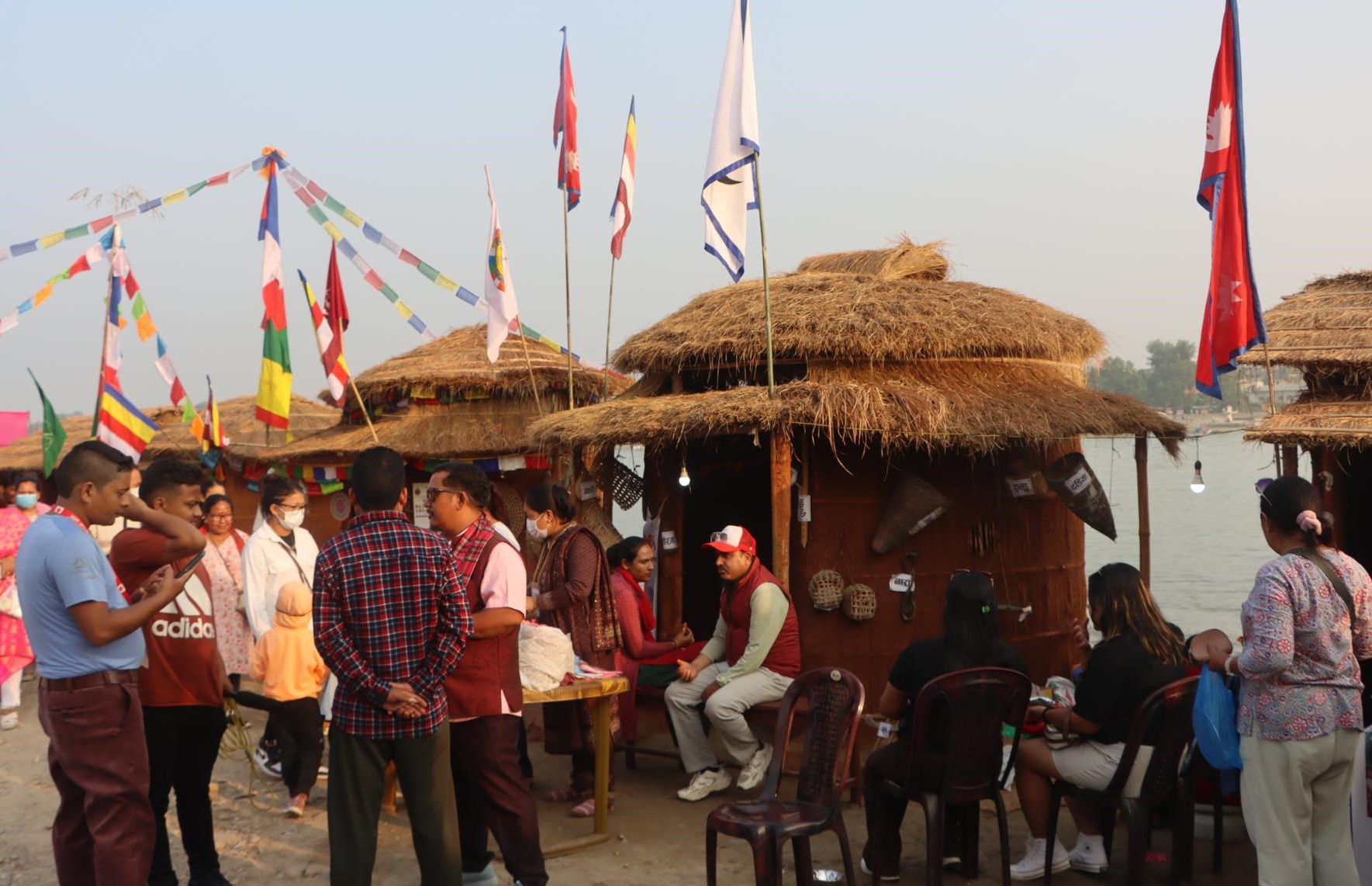 गण्डकी प्रदेस महोत्सव :जातीय परम्परागत घर अवलोककर्ताको रोजाइमा
