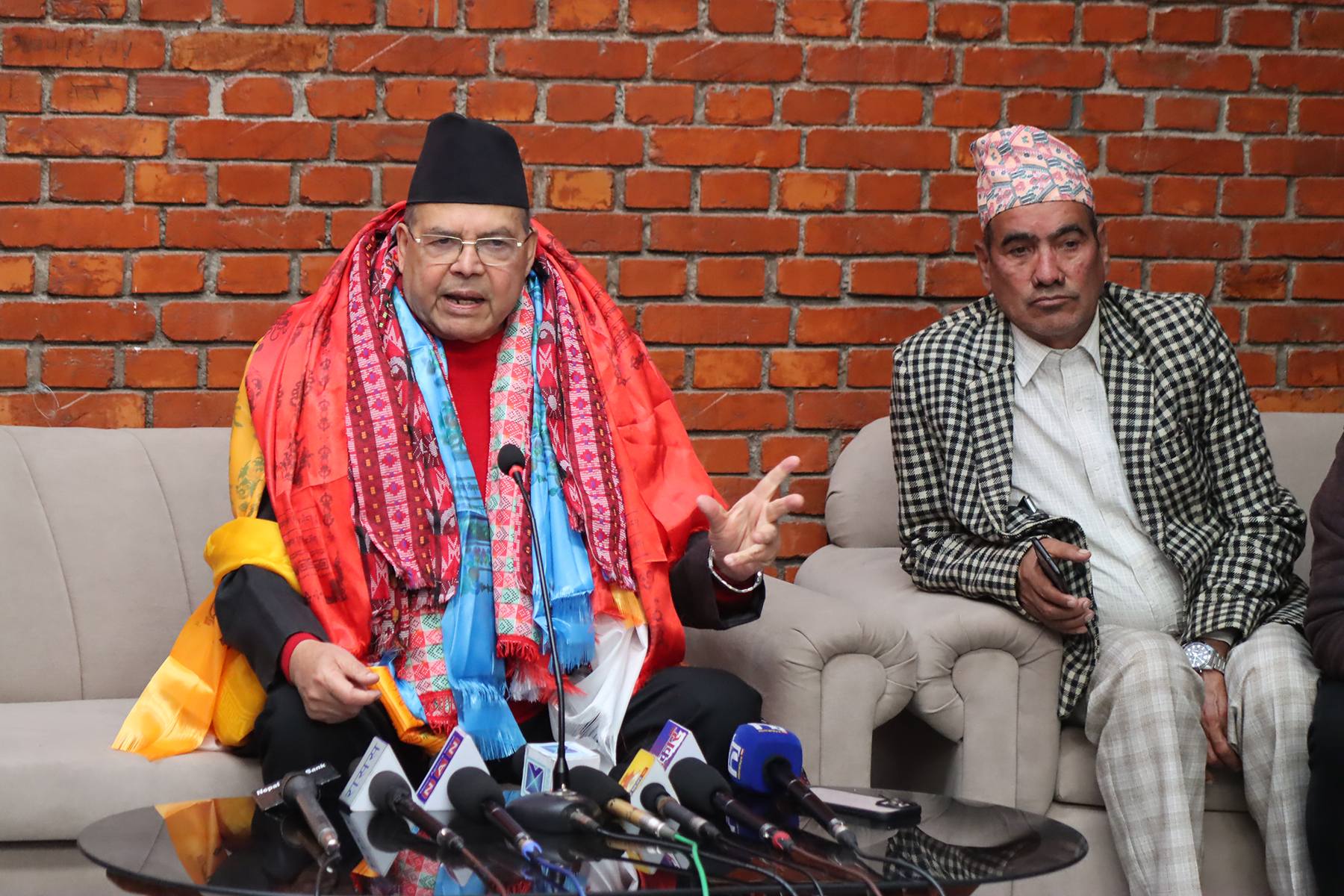 पूर्वप्रधानमन्त्री खनाल विश्व सभ्यता संवादमा सहभागी हुन चीन प्रस्थान