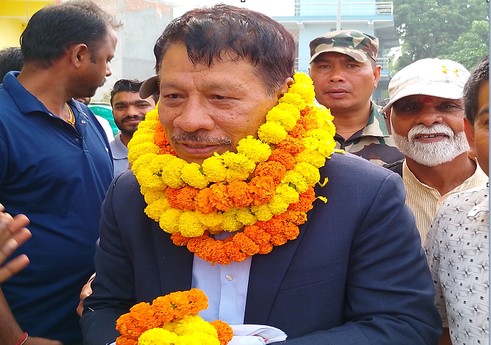 जनताका दुःख दूर गर्न मिलेर अगाडि बढ्नुपर्छ : उपप्रधानमन्त्री सिंह