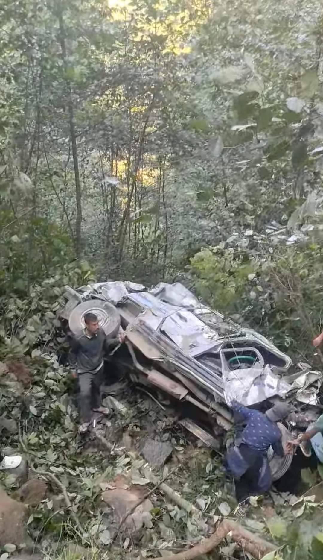 रामेछापमा सवारी दुर्घटनामा परी ५ जनाको मृत्यु