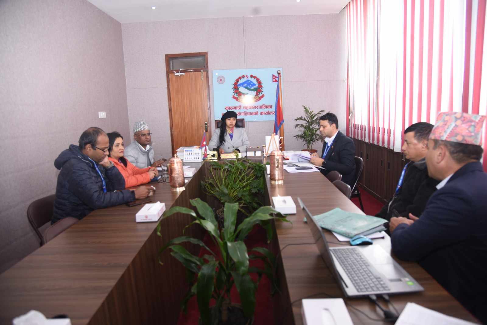 भवनहरुको नक्सा स्वीकृत गर्न विद्युतीय प्रणाली मात्र कार्यान्वयनमा ल्याउन सहरी व्यवस्थापन विभागलाई उपमेयर डंगोलको निर्देशन