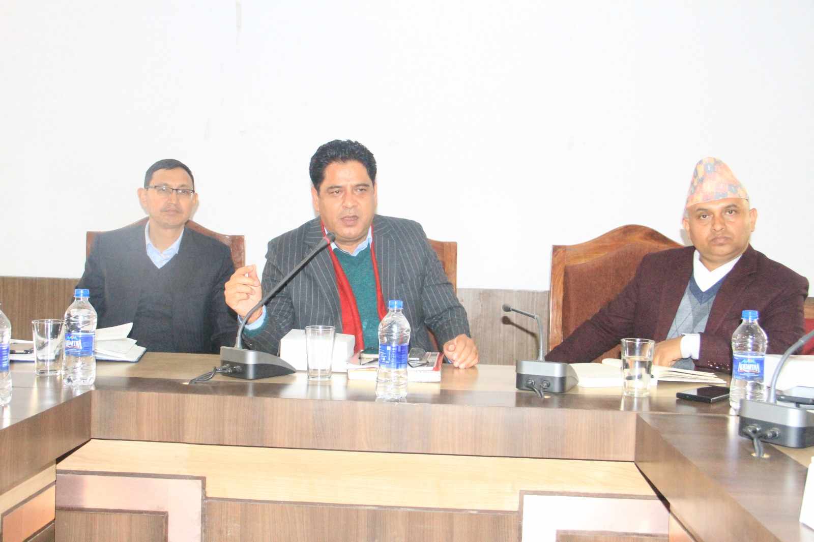 स्वदेशमै उत्पादित कच्चा पदार्थबाट निर्मित वस्तुको प्रयोगलाई बढावा दिन उद्योगमन्त्री भण्डारीको निर्देशन