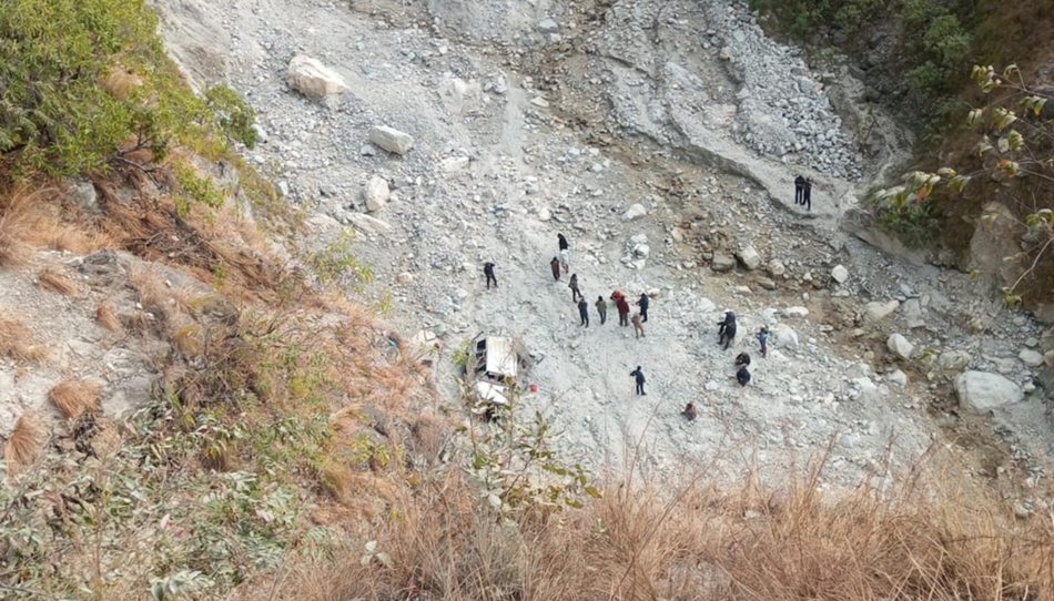 ओखलढुंगामा जिप दुर्घटना, तीन जनाको मृत्यु