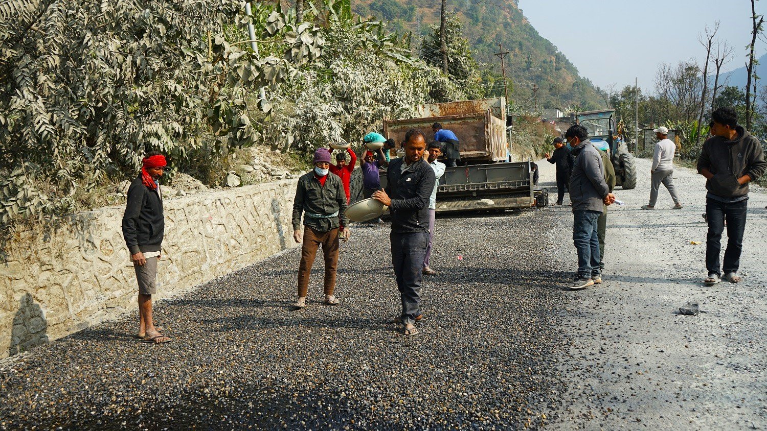 बेनी–दरवाङ सडकः आठ वर्षमा १७ किलोमिटर कालोपत्र