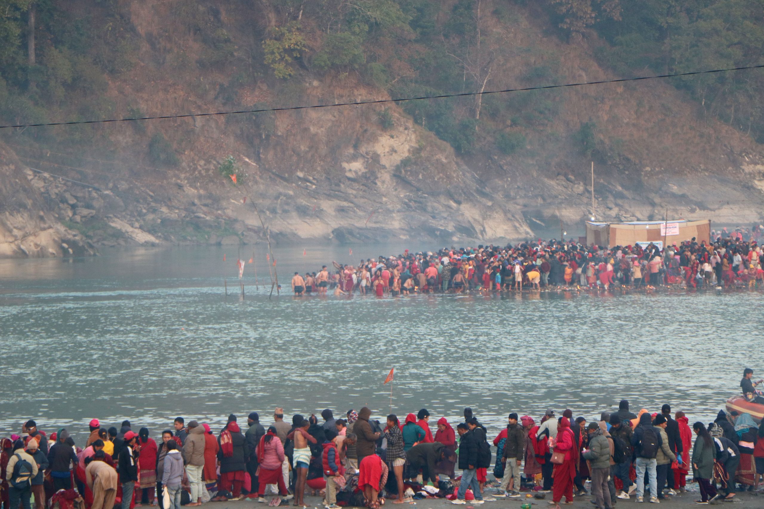 देवघाटमा साउने मेला, भक्तजनको भीड