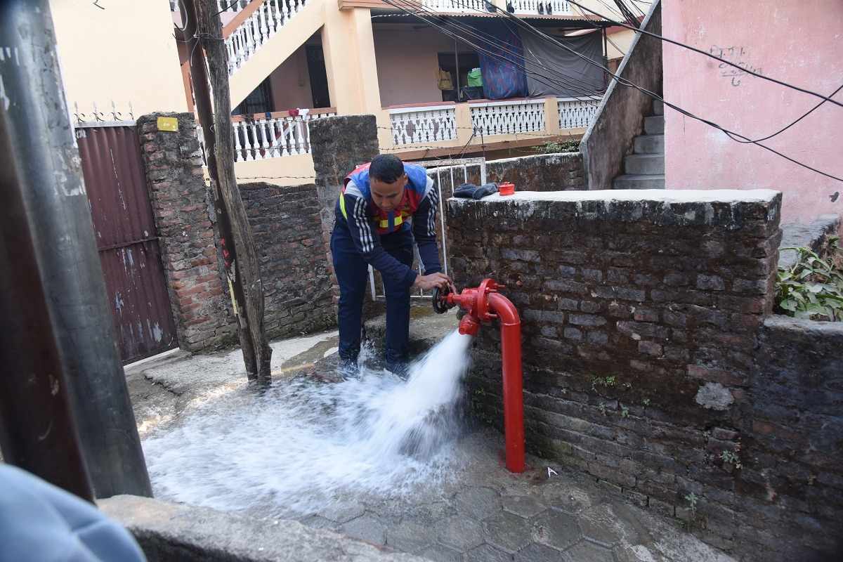 काठमाडौंमा दमकल जान नसक्ने गल्लीमा ड्राइराइजर जडान