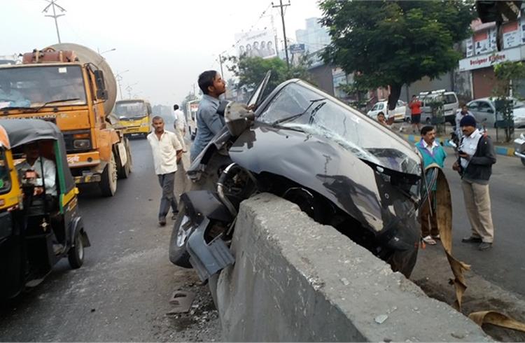 भारतमा गतवर्ष सवारी दुर्घटनामा परी एक लाख ८० हजारको मृत्यु