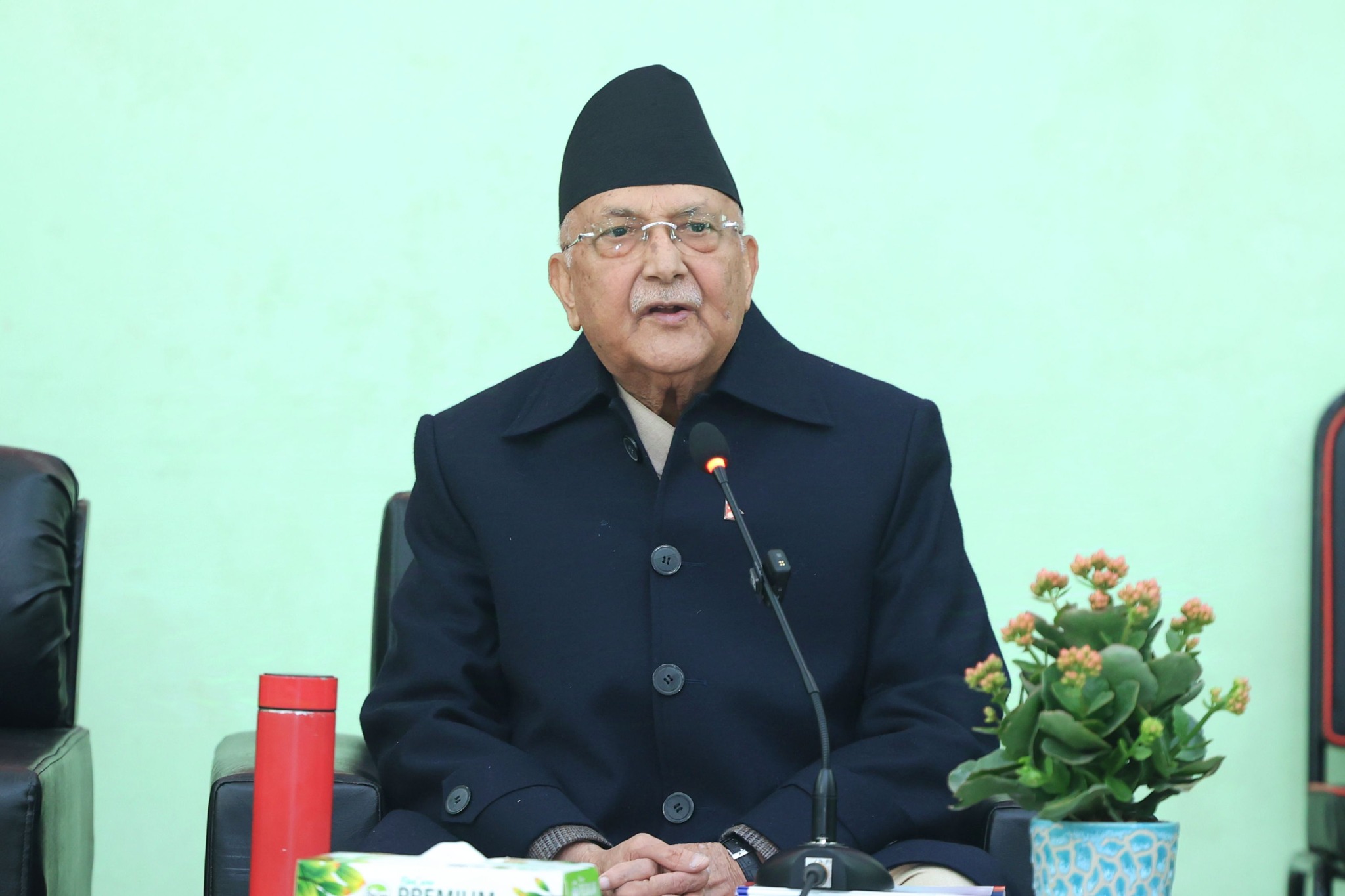 अदालतको आदेश कार्यान्वयनमा अवरोध गरेको भन्दै प्रधानमन्त्री ओलीविरुद्ध अवहेलना मुद्दा दर्ता