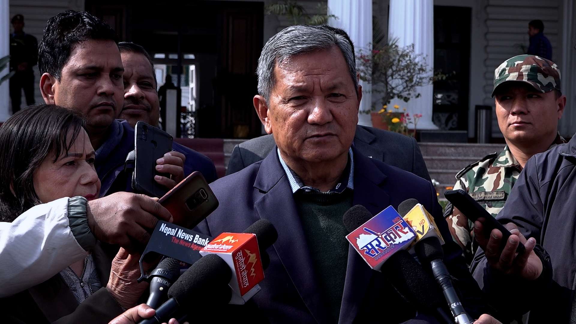 राजावादीहरुले संविधानविरोधी गतिविधि गरे प्रतिवाद हुन्छः  सञ्चारमन्त्री गुरुङ