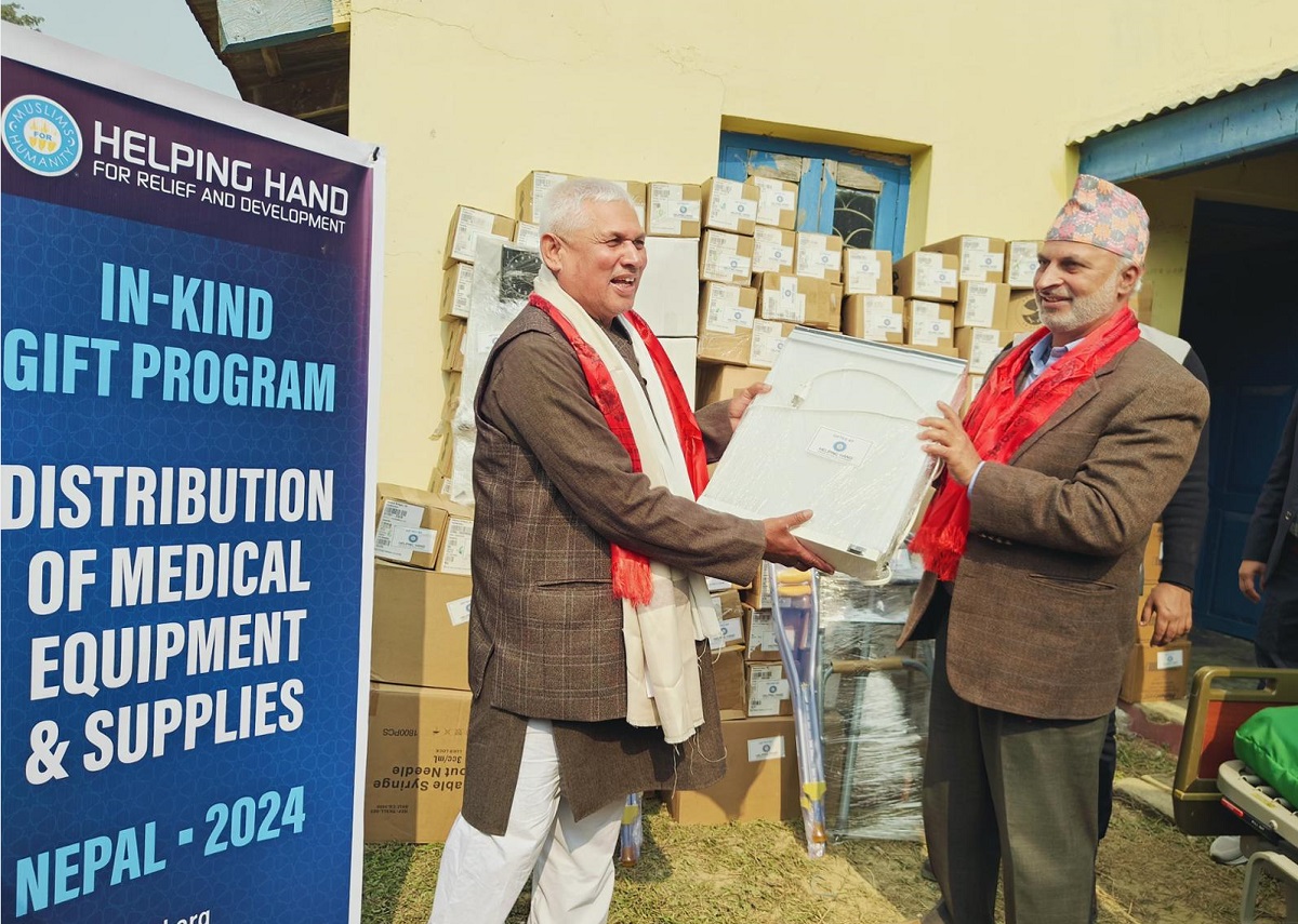 सिरहाका तीन अस्पतालाई स्वास्थ्य उपकरण सहयोग