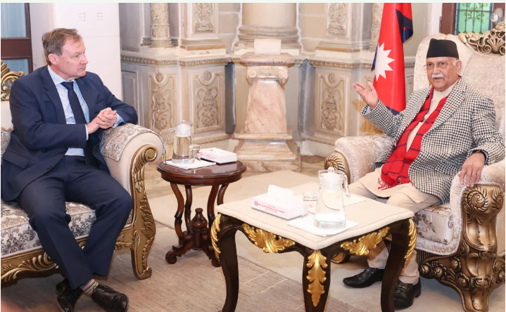प्रधानमन्त्रीसँग बेलायती राजदूतको शिष्टाचार भेट