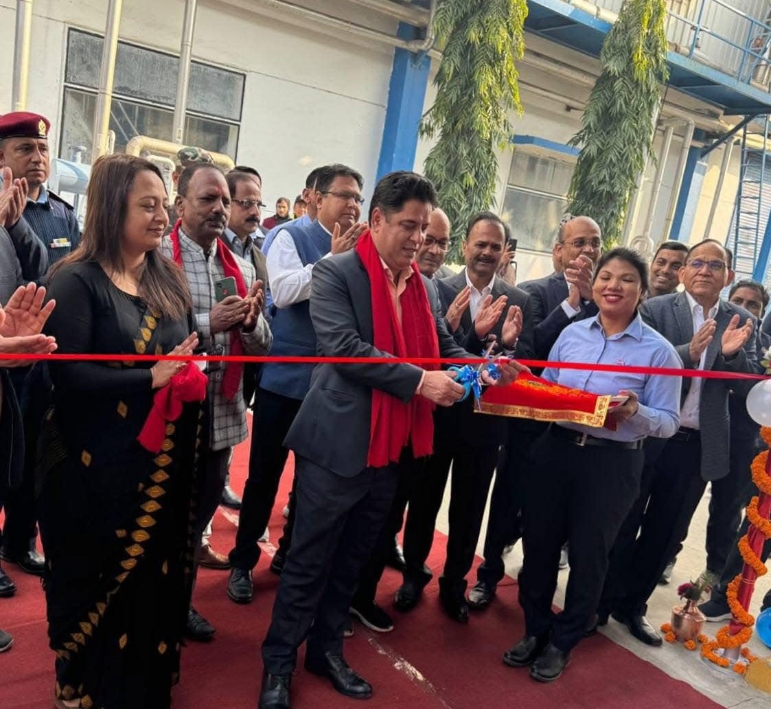 मन्त्री भण्डारी द्वारा नवलपरासी स्थित औद्योगिक गतिविधिहरूको अवलोकन
