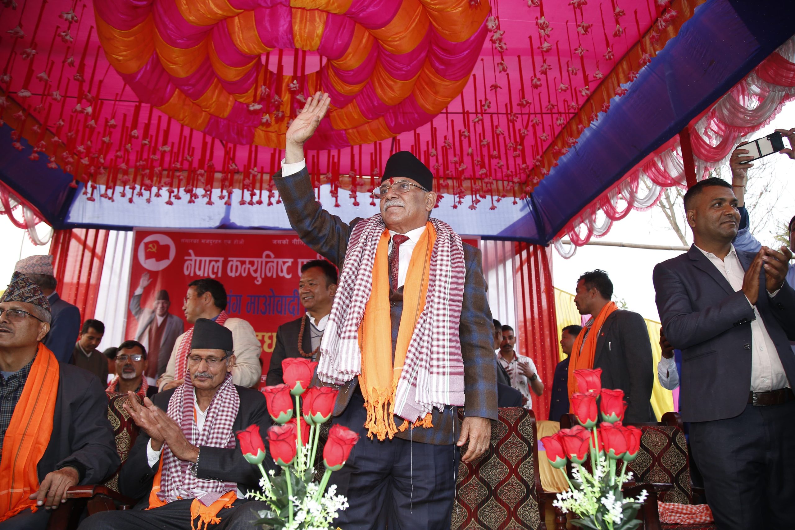 सरकार फेर्ने पक्षमा लाग्दैनौँ, कसरत पनि गर्दैनौँः प्रचण्ड