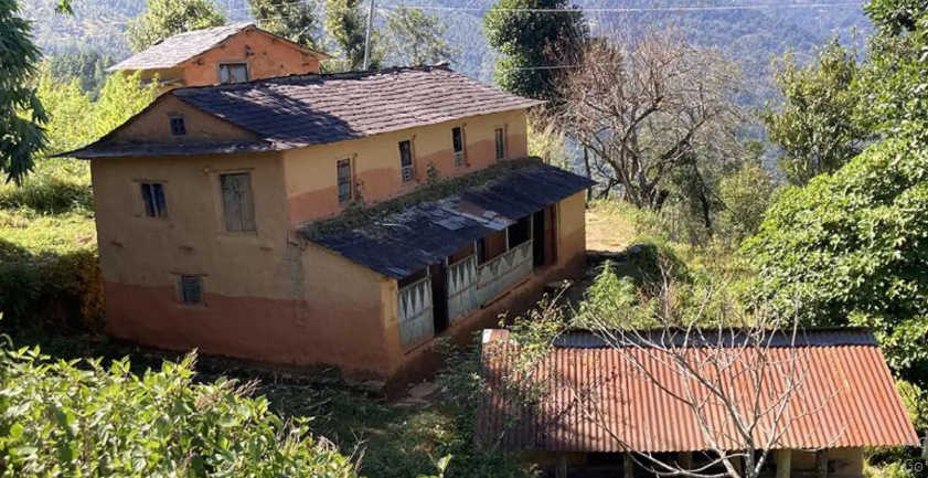 बागलुङको बरेङमा बसाइँसराइ गर्नेको सङ्ख्या बढ्दै, बस्ती सुनसान