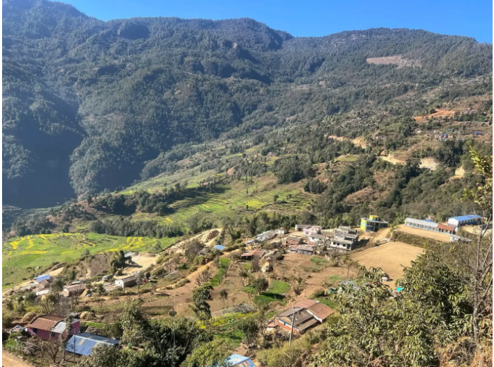 विकासले उज्यालिँदै गरेका गाउँ बसाइँसराइले अँध्यारा बन्दै