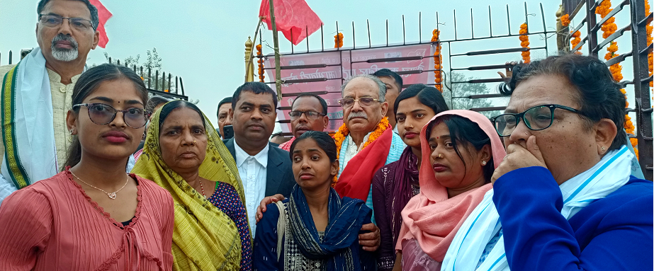 माओवादी अध्यक्ष प्रचण्डद्वारा सहिद रमेश रामको शालिक अनावरण