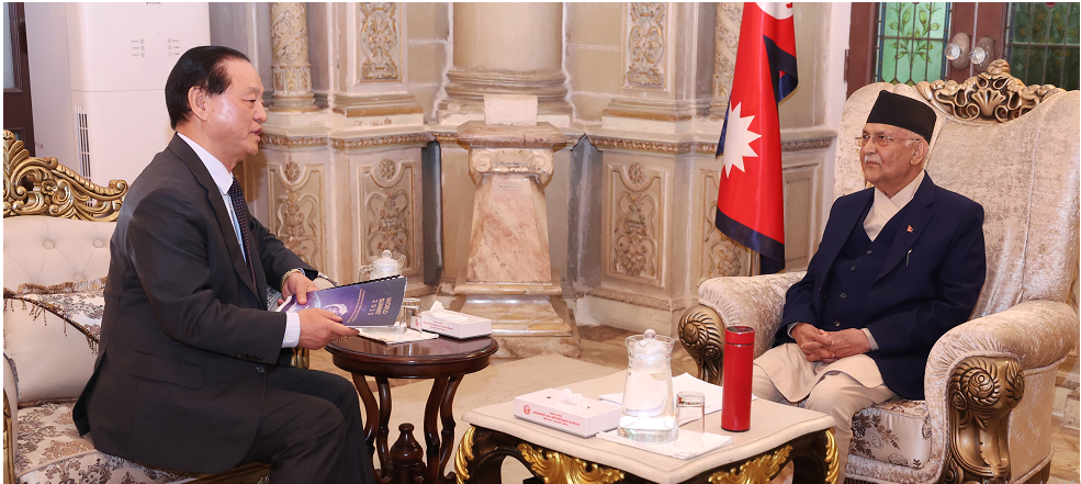 प्रधानमन्त्रीसँग ‘युनिभर्सल पिस फेडेरसन’का अध्यक्ष याङको शिष्टाचार भेट