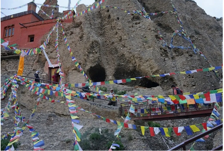 मुस्ताङको लुरी गुम्बा ओझेलमा
