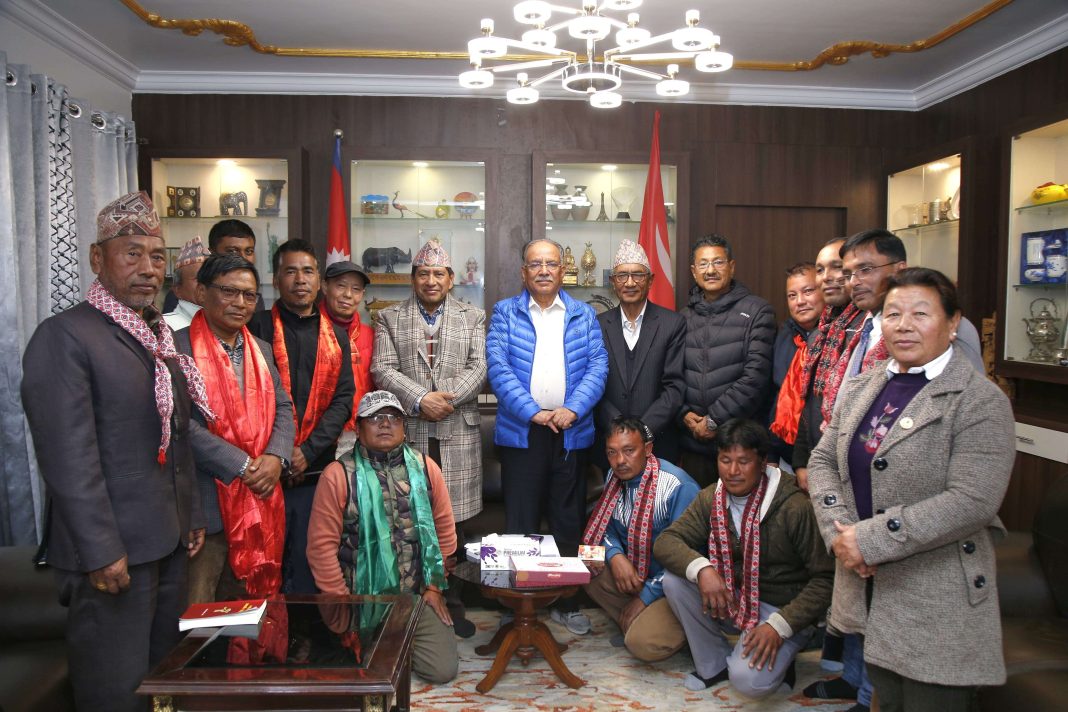 क्रान्तिकारी कम्युनिस्ट पार्टीका नेता कार्यकर्ता माओवादी केन्द्रमा