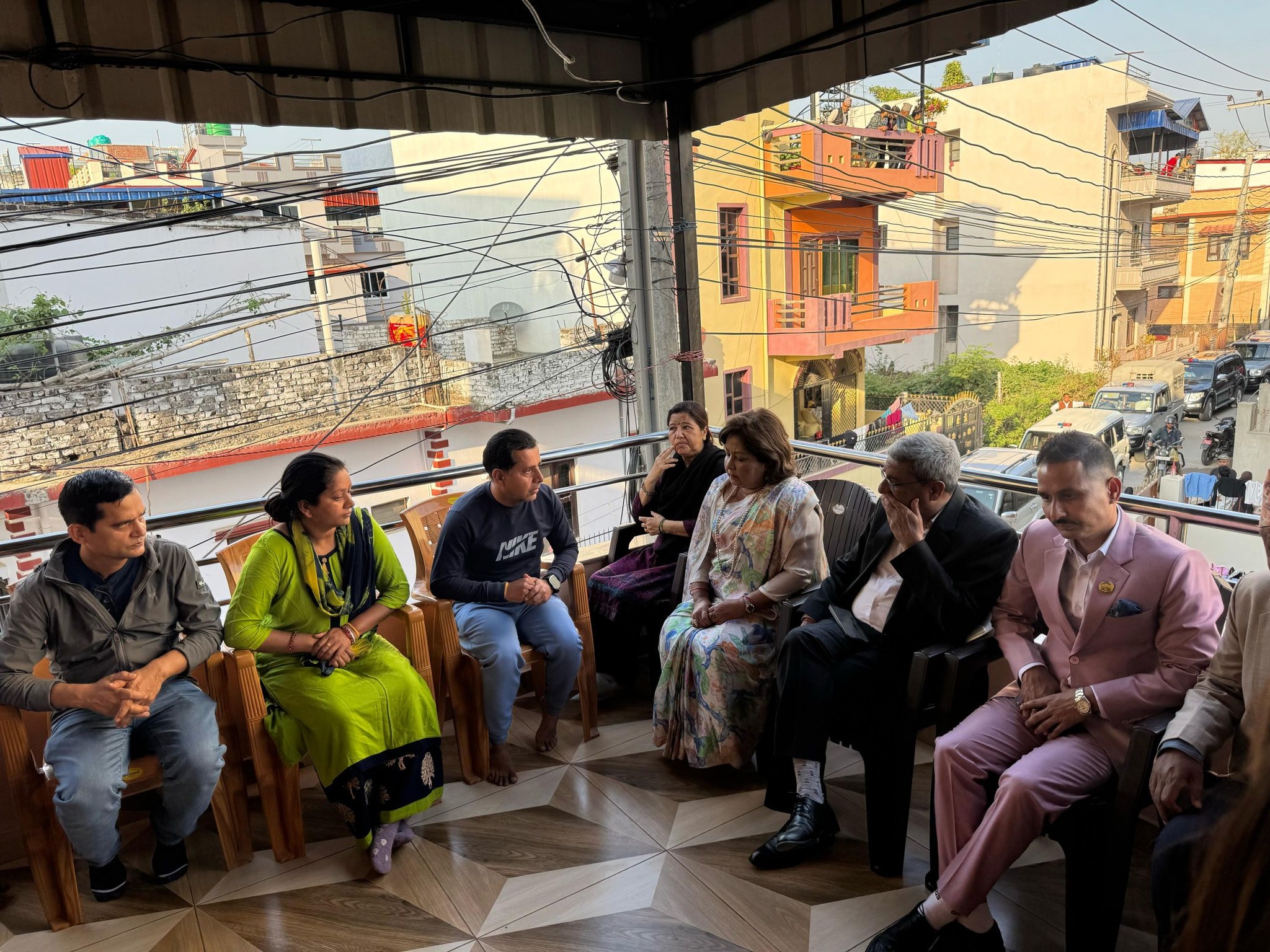 परराष्ट्रमन्त्री र गृहमन्त्रीद्वारा प्रकृति लम्सालका परिवारसँग भेट