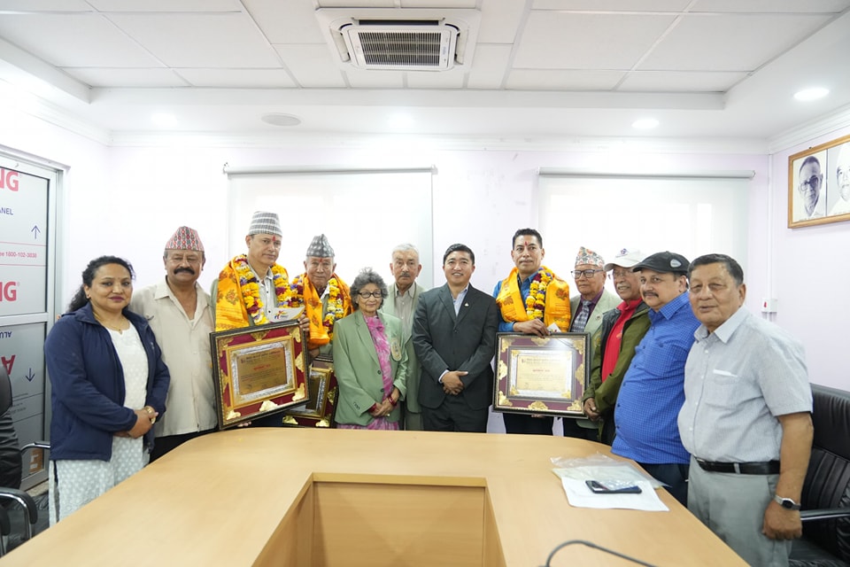 पदक विजेता भेट्रान खेलाडी सम्मानित