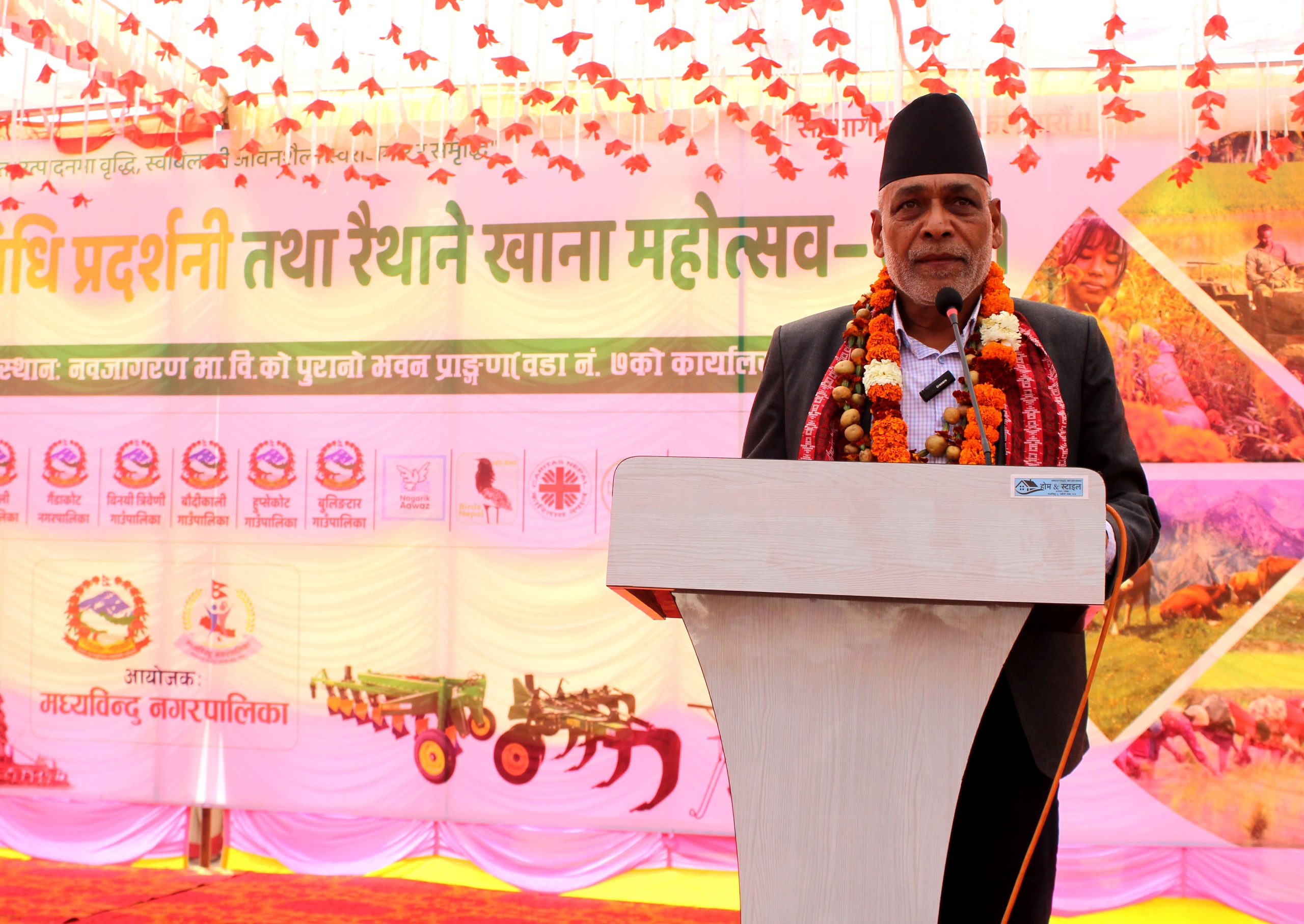 सरकारका विरुद्धमा गलत भाष्य निर्माण गर्न खोजियो : मन्त्री अधिकारी